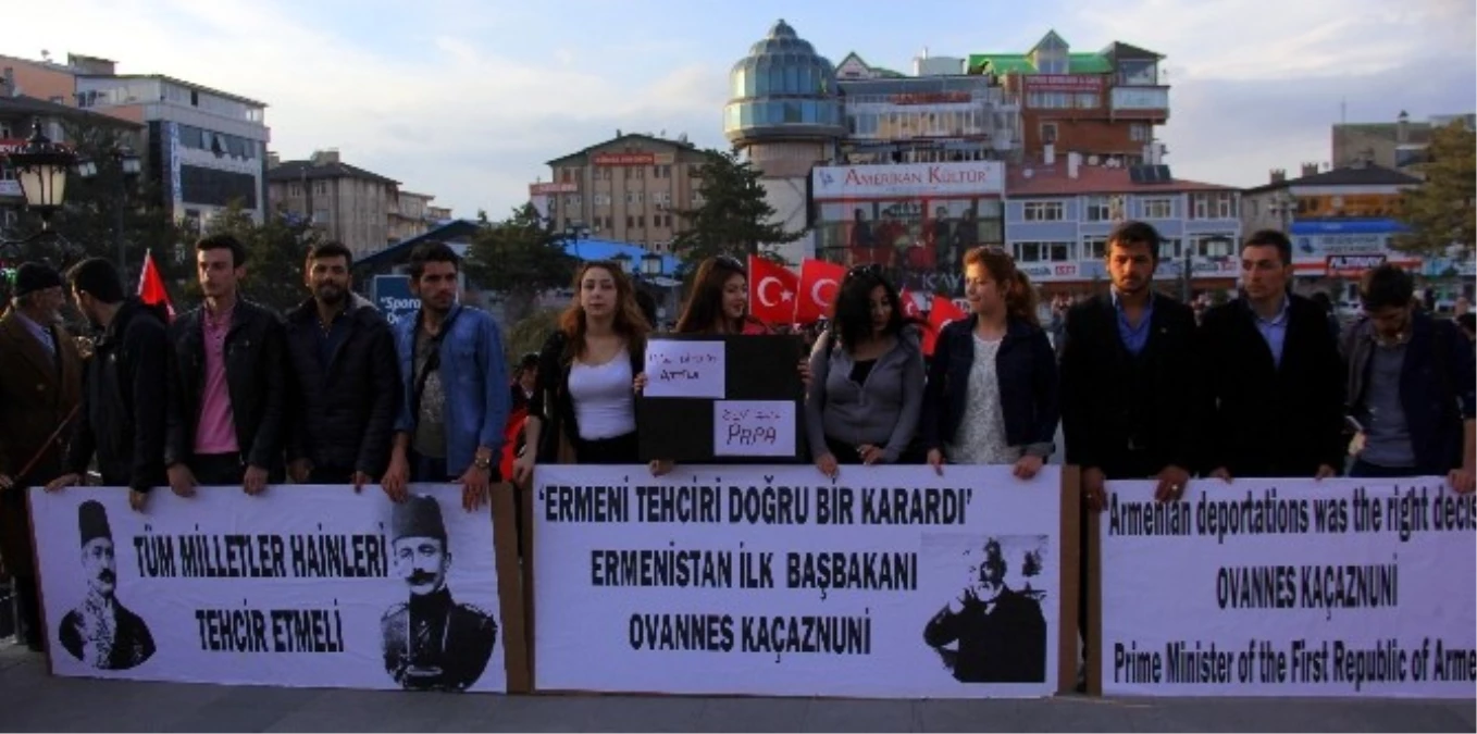 Üniversite Öğrencileri "Sözde Ermeni Soykırımı" İddialarını Protesto Etti