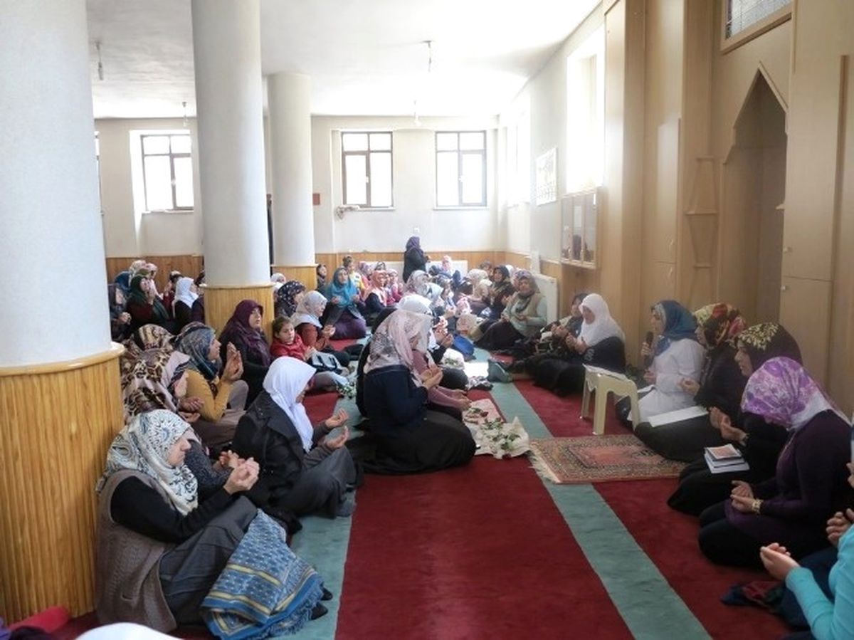 Van\'da Kutlu Doğum Haftasında Kürtçe Mevlit Okundu