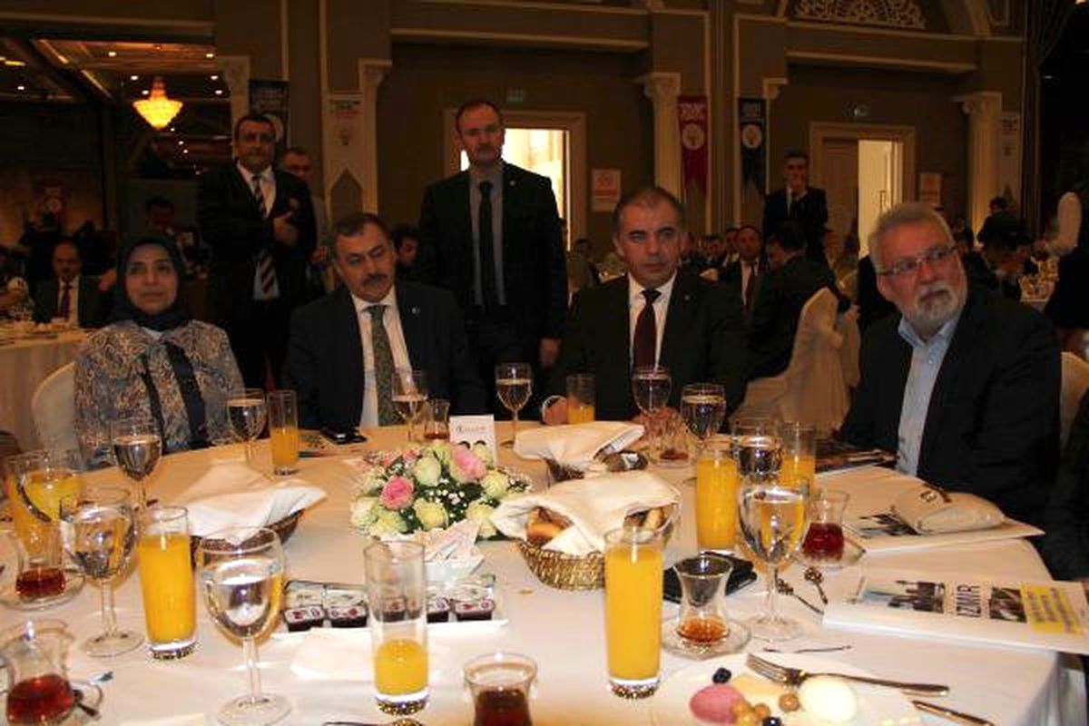 Bakan Eroğlu, Kılıçdaroğlu\'nu Eleştirerek Başladı