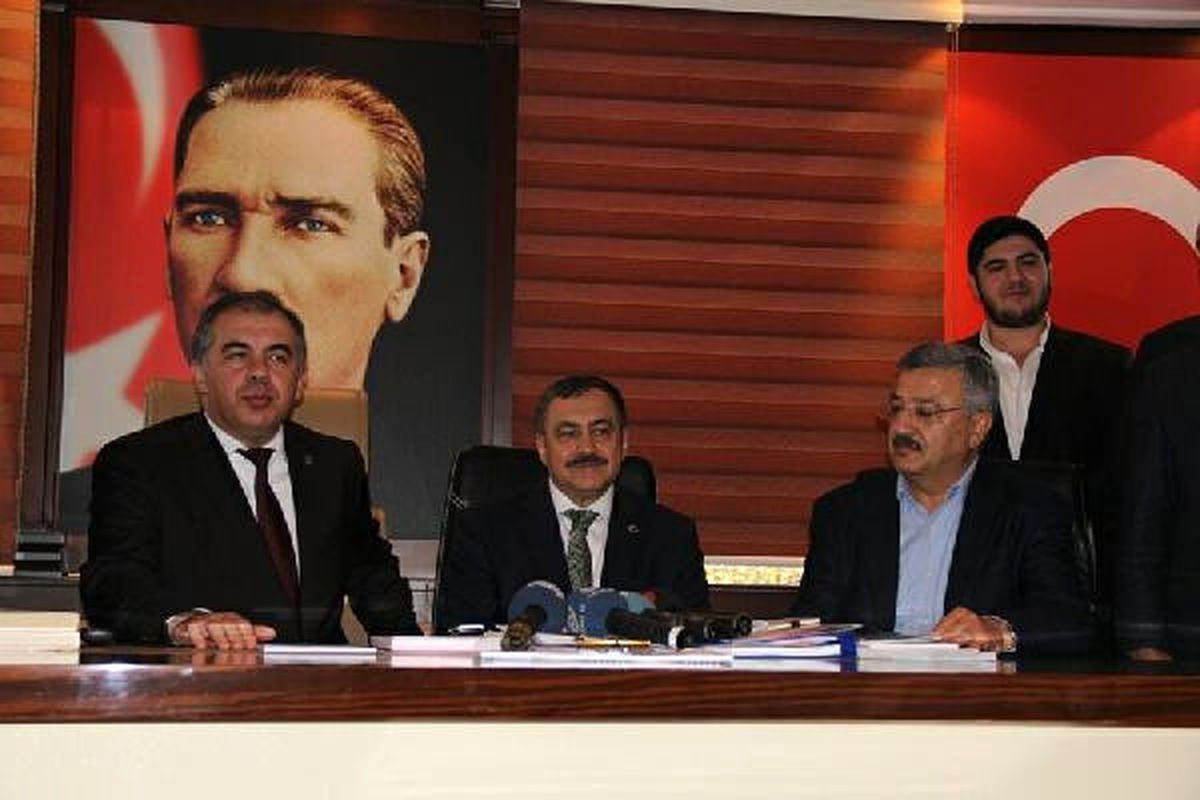 Bakan Eroğlu, Kılıçdaroğlu\'nu Eleştirerek Başladı (4)