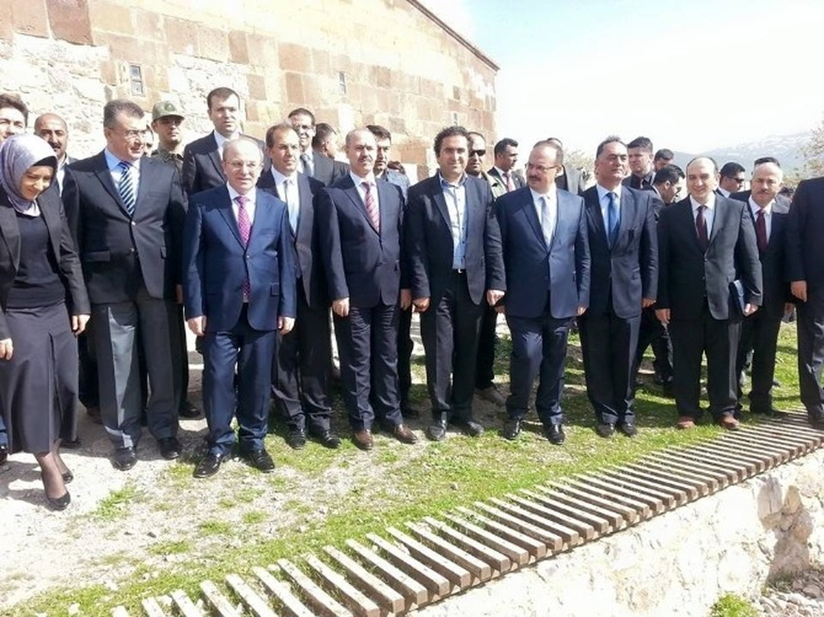 Bakan Öztürk Van\'dan Ayrıldı