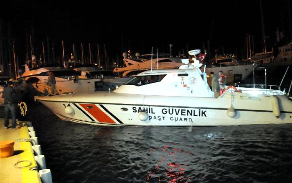 Bodrum\'da Batan Kaçak Göçmen Teknesi Ardından Yürek Burkan Ağlama