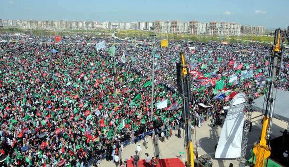 Diyarbakır\'da \'Eşsiz Önder Hazreti Muhammed\' Mitingi