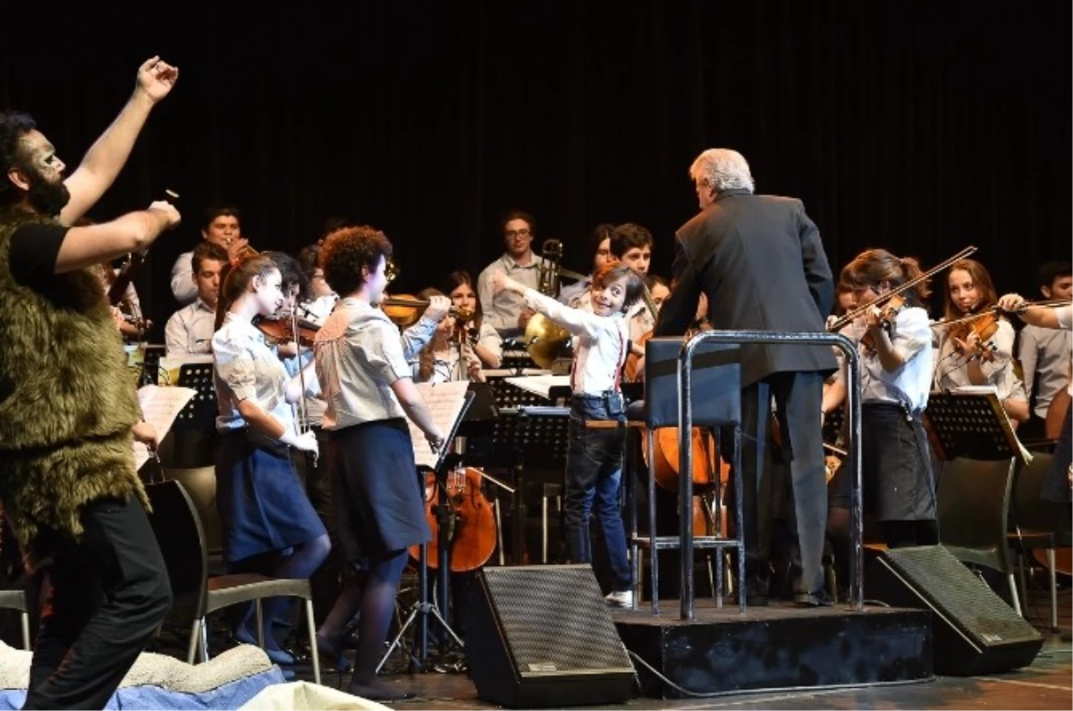 Doğuş Çocuk Senfoni Orkestrası\'nın Onuncu Yıl Konserine Ünlüler Çocuklarıyla Katıldı