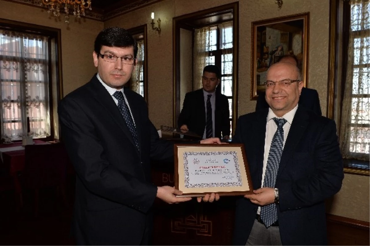 Erzurum Kamu Hastaneleri Birliği Genel Sekreteri Prof.dr.fazlı Erdoğan\'a Eğitime Destek Teşekkürü