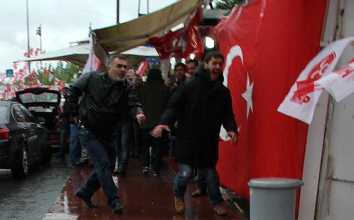 İstanbul\'un Göbeğinde MHP\'nin Seçim Bürosuna Silahlı Saldırı