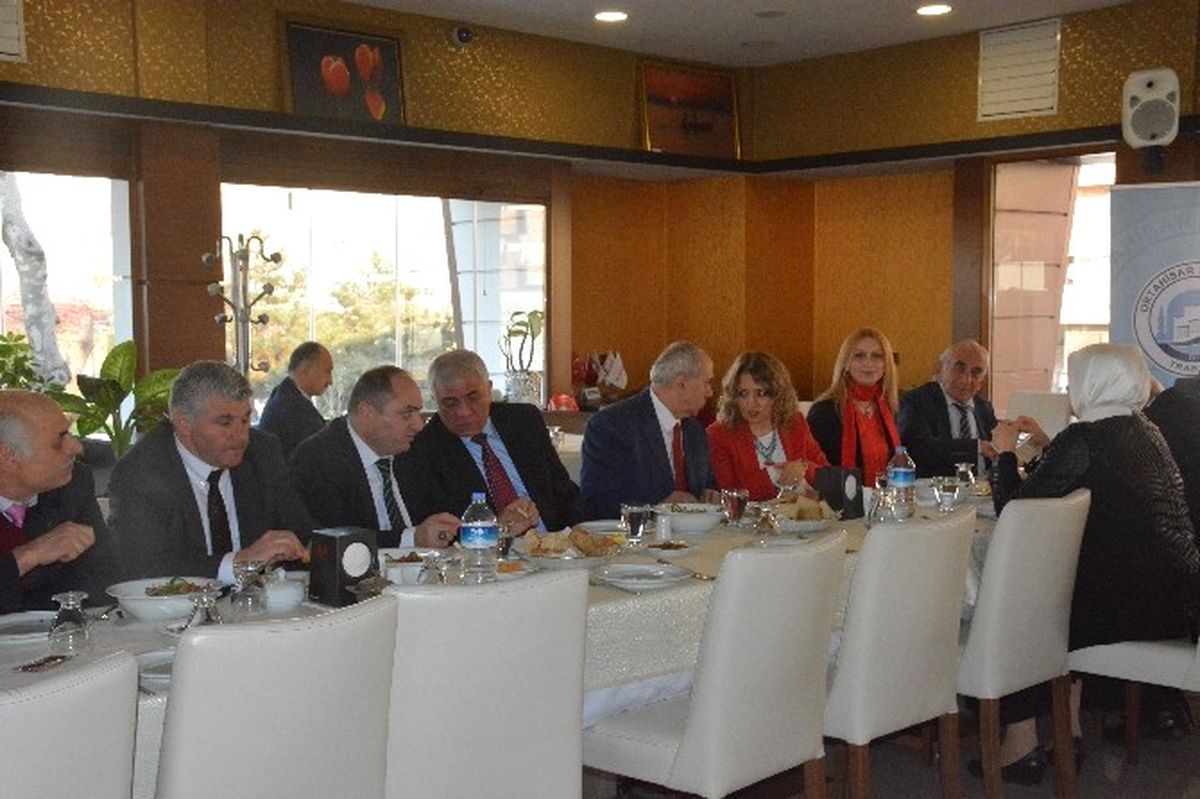 Ortahisar Belediye Başkanı Genç, Meclis Üyeleriyle Bir Araya Geldi
