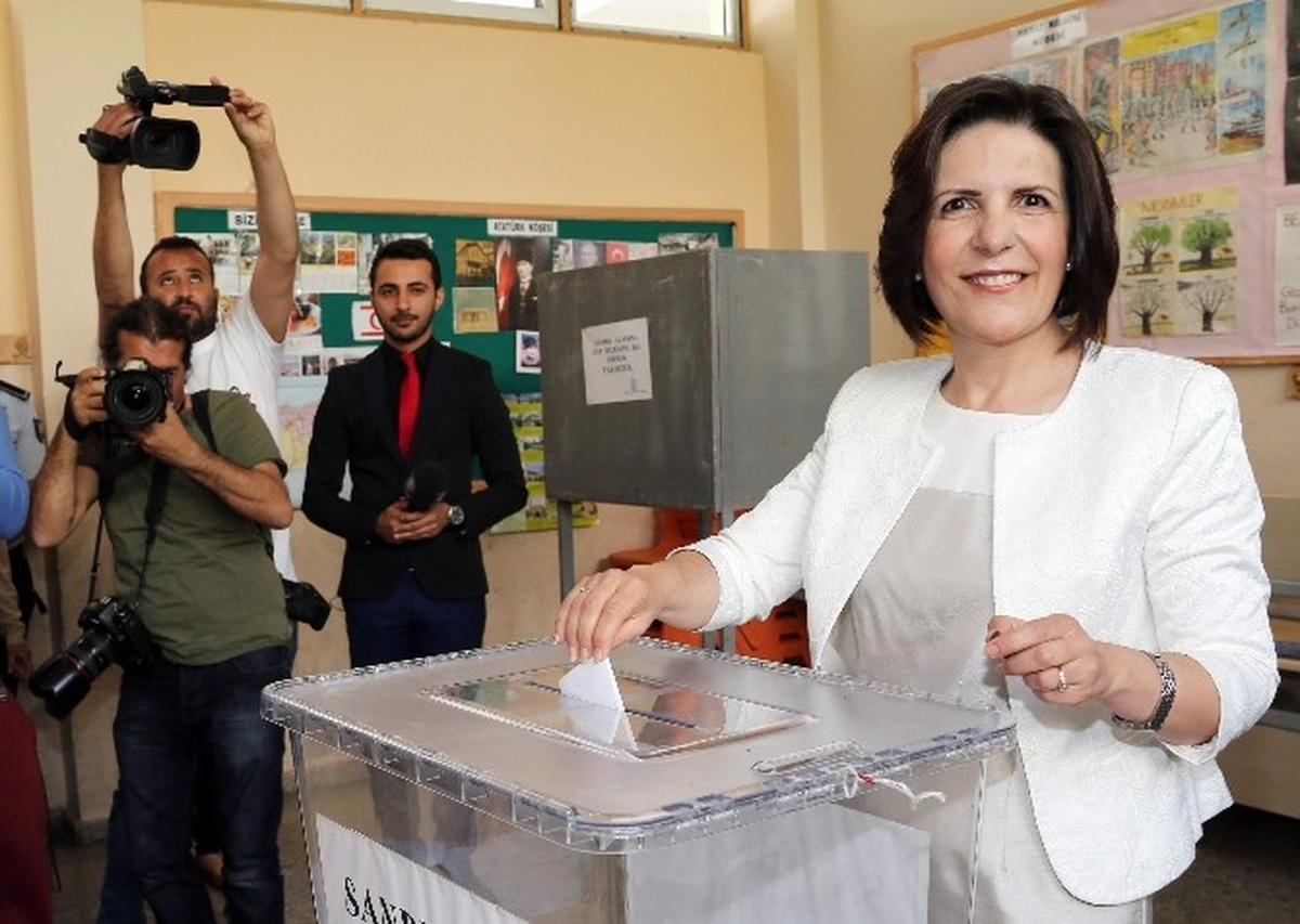 Sibel Siber Oyunu Kullandı