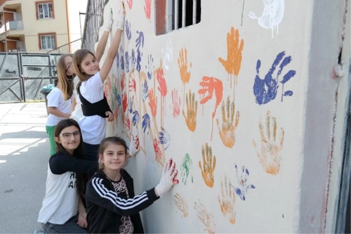 Süleyman Cura İlköğretim Okulu\'nun Duvarları Renklendi