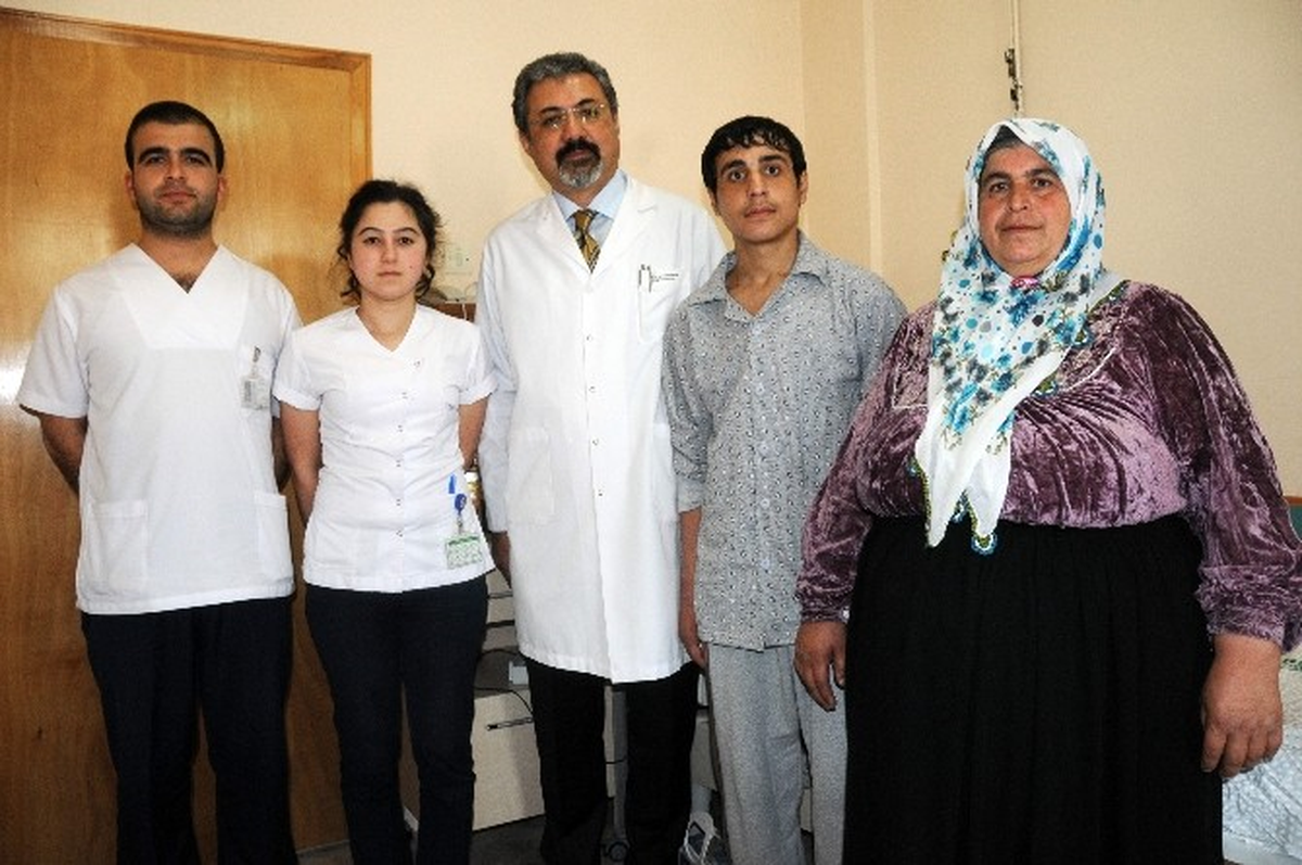 Suriyeli Türkmen Çocuk Meram Tıp\'ta Nefes Aldı