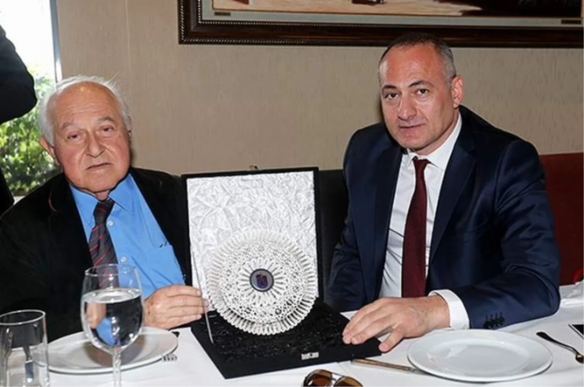 Trabzonspor, Galatasaray Yönetimine Yemek Verdi