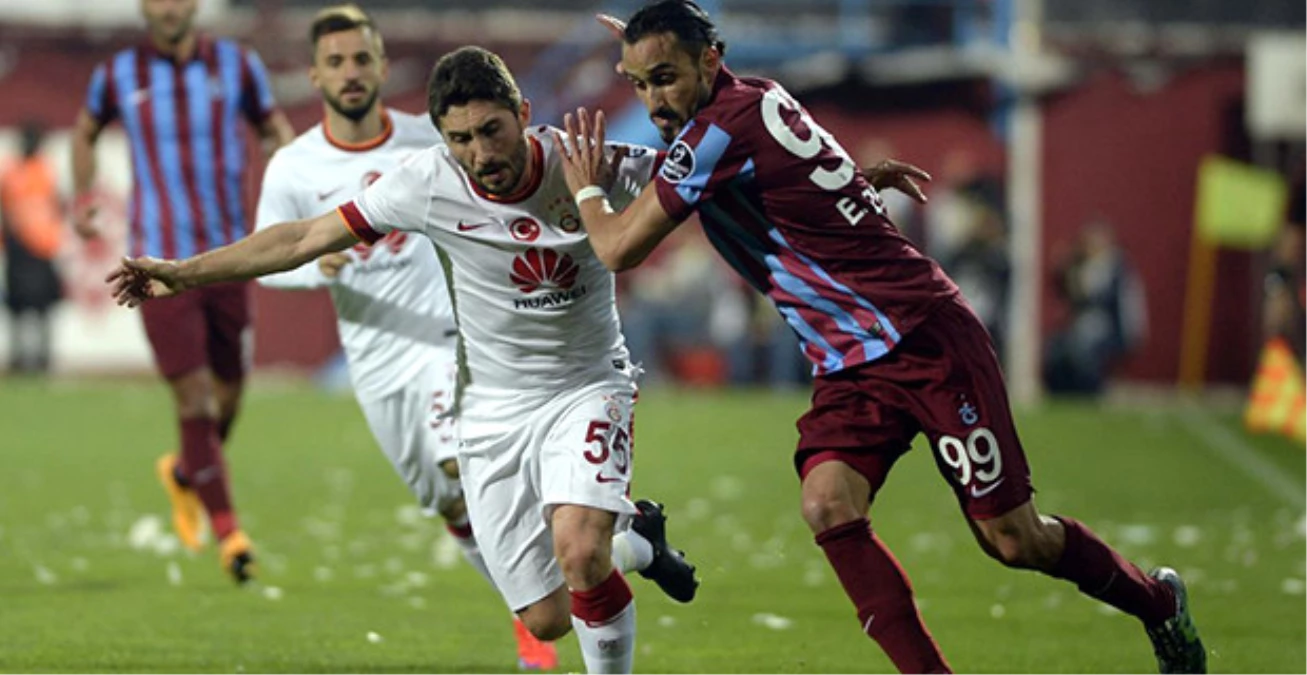 Trabzonsporlu Futbolcular, Penaltı Vermeyen Hakeme İsyan Etti