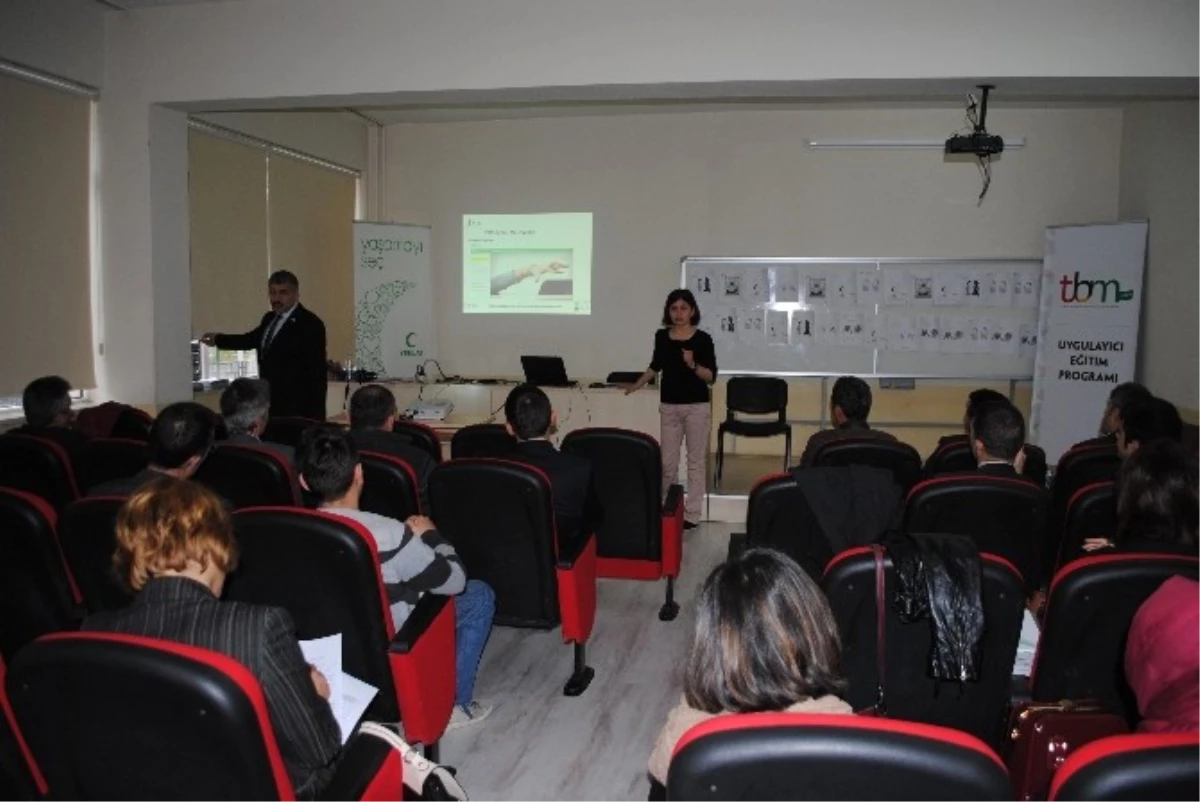 Amasya\'da Rehber Öğretmenlere Bağımlılıkla Mücadele Eğitimi Anlatıldı