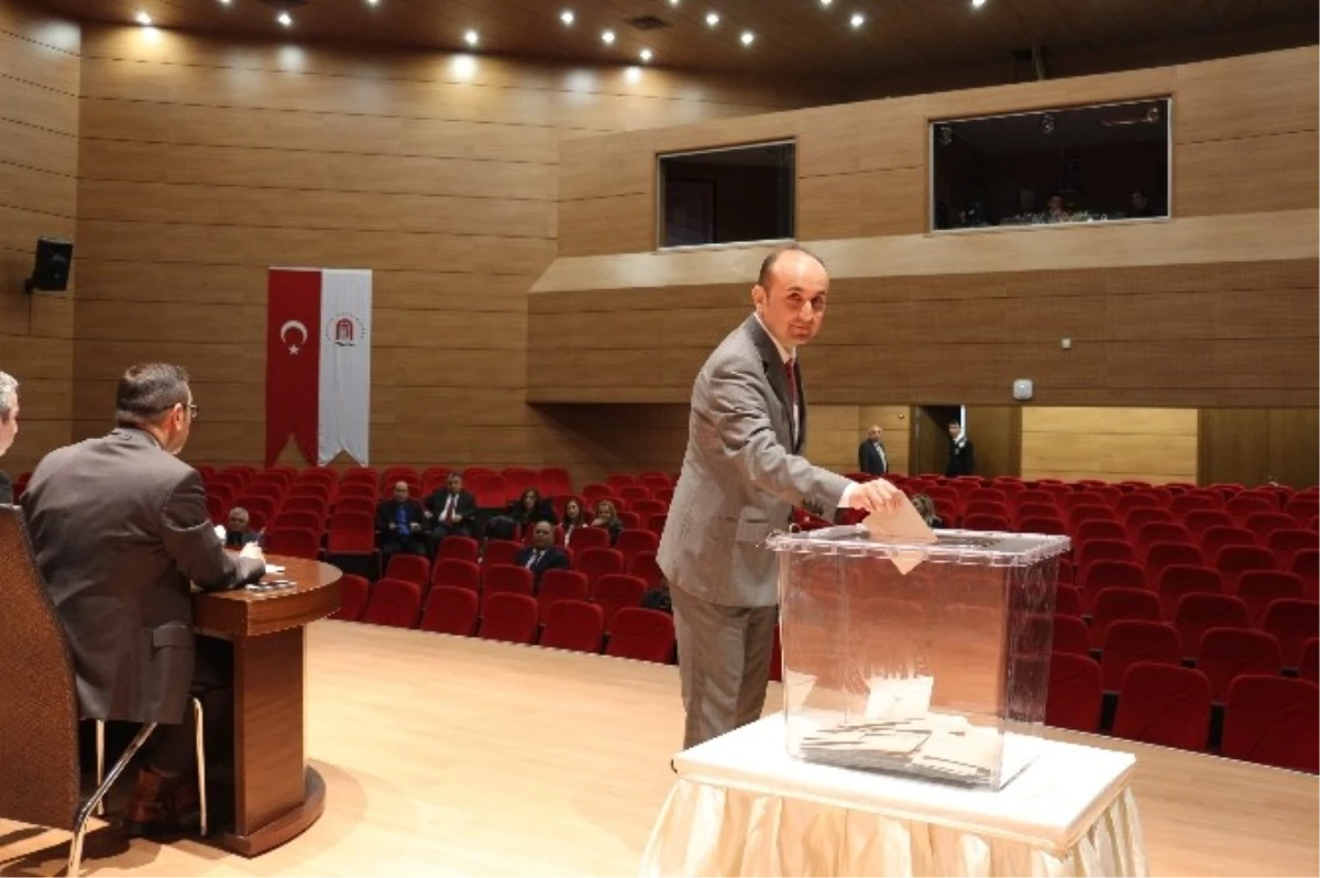 Amasya Üniversitesi\'nde Rektörlük Seçimi Yapıldı