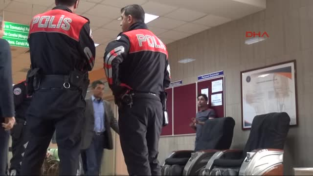 Antalya Sevgilisini Göremeyince Kendisini Kesmek İstedi