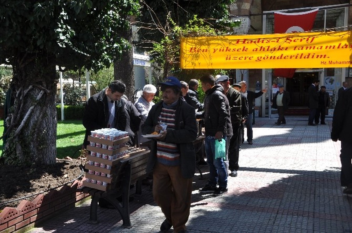 Bozüyük\'te Kutlu Doğum Aşı İkram Edildi