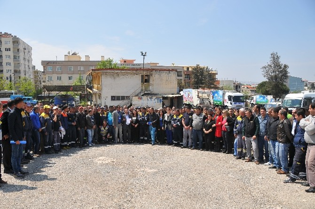 Buca\'da Taşeron İşçilerinin Sendika Sevinci