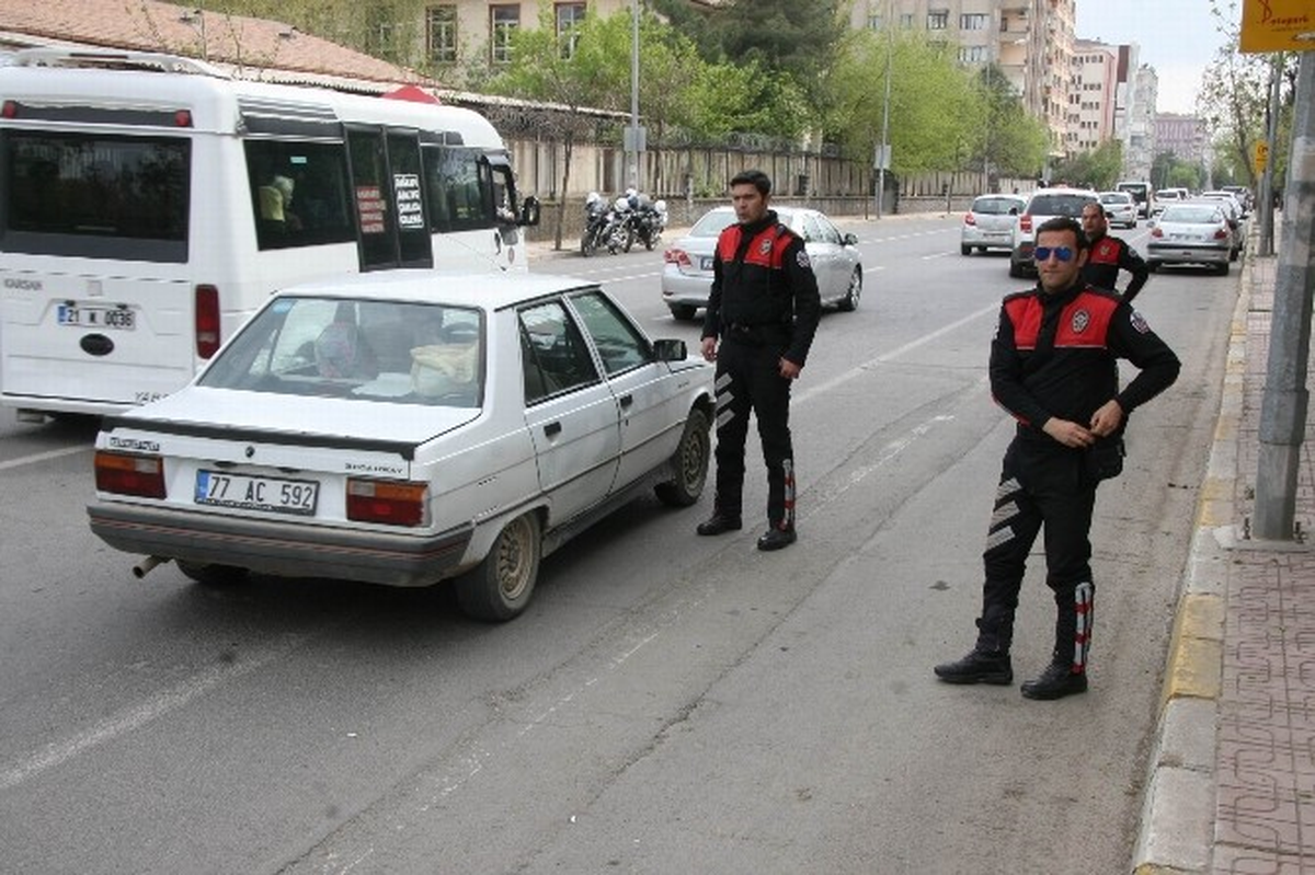 Diyarbakır\'da Asayiş Uygulaması Yapıldı