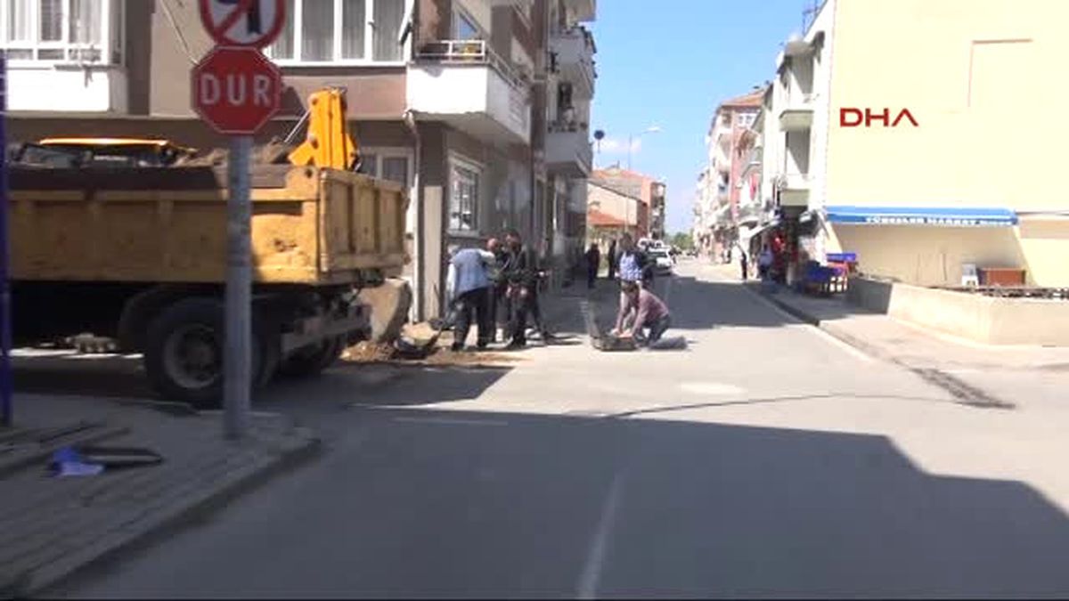 Edirne Kepçe Doğalgaz Borusunu Patlattı