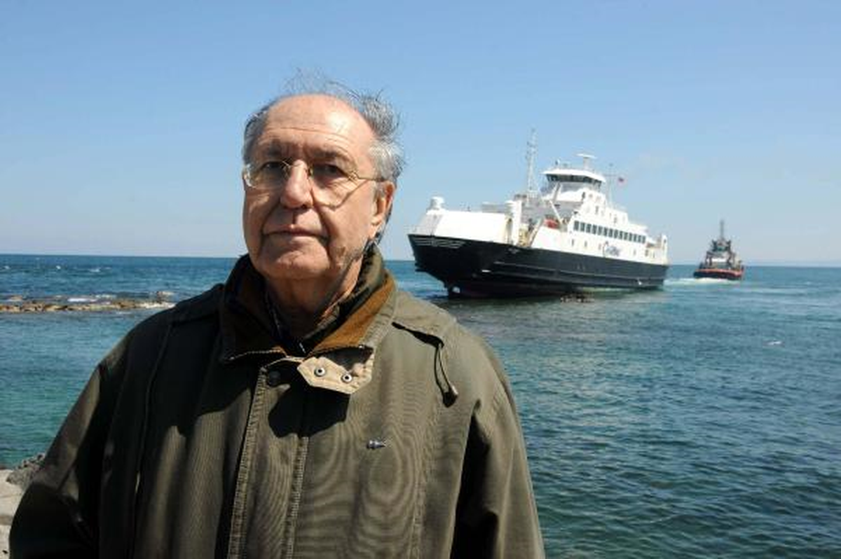 Gökçeada Feribotundaki Yolcular 13 Saat 25 Dakika Sonra Tahliye Edildi (3)