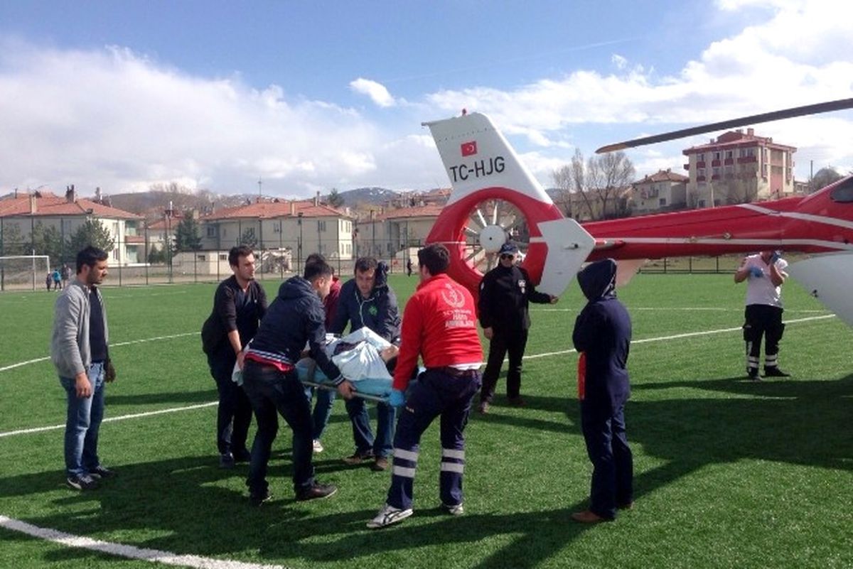 Gümüşhane\'de Erken Doğum Şüphesi Olan Kadın Ambulans Helikopterle Sevk Edildi