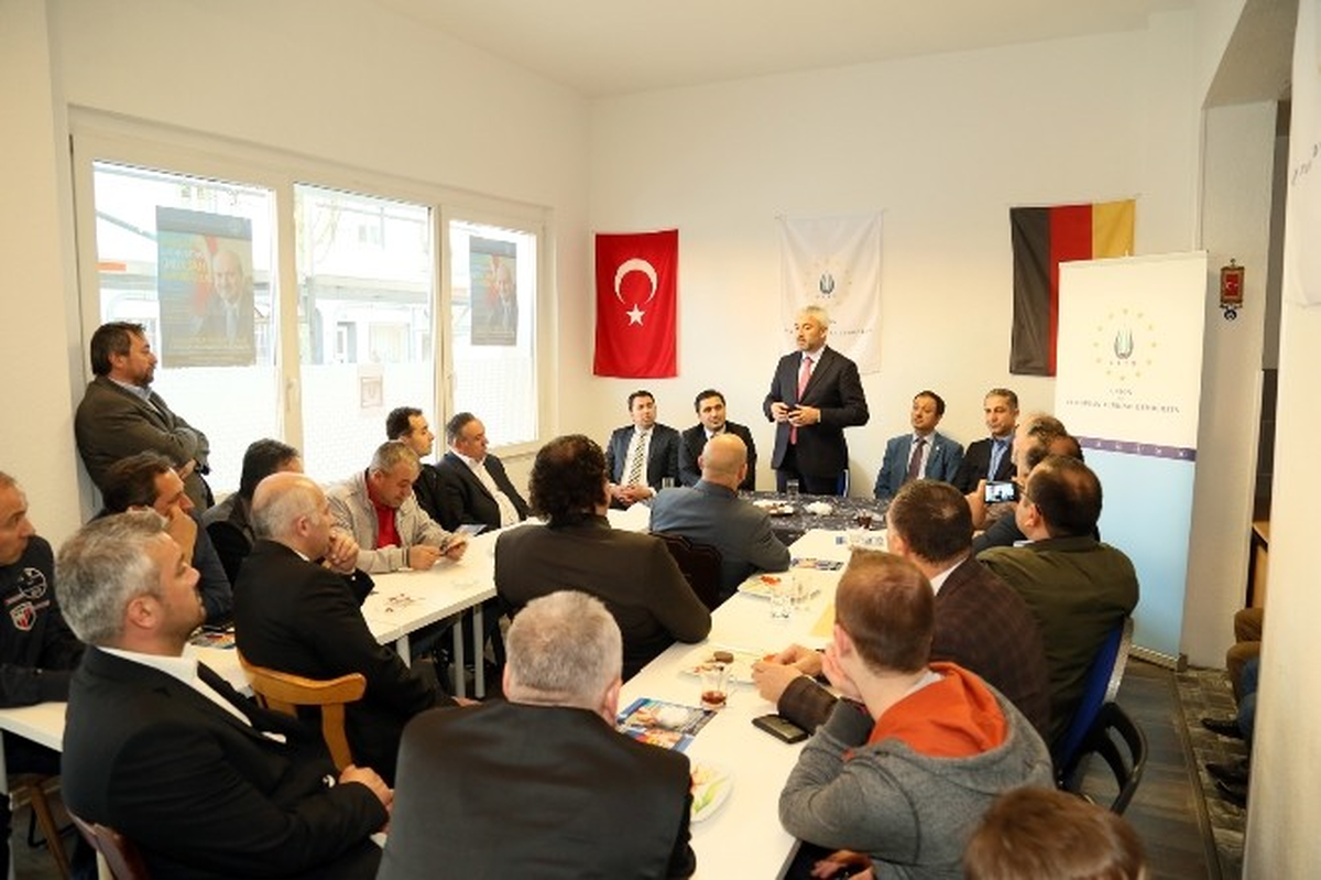 Gurbetçiler Enver Yılmaz\'ı Bağrına Bastı