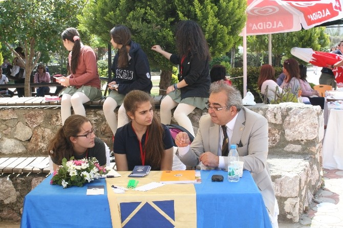Halıcı Ahmet Urkay\'da Üniversite Tanıtım Günleri