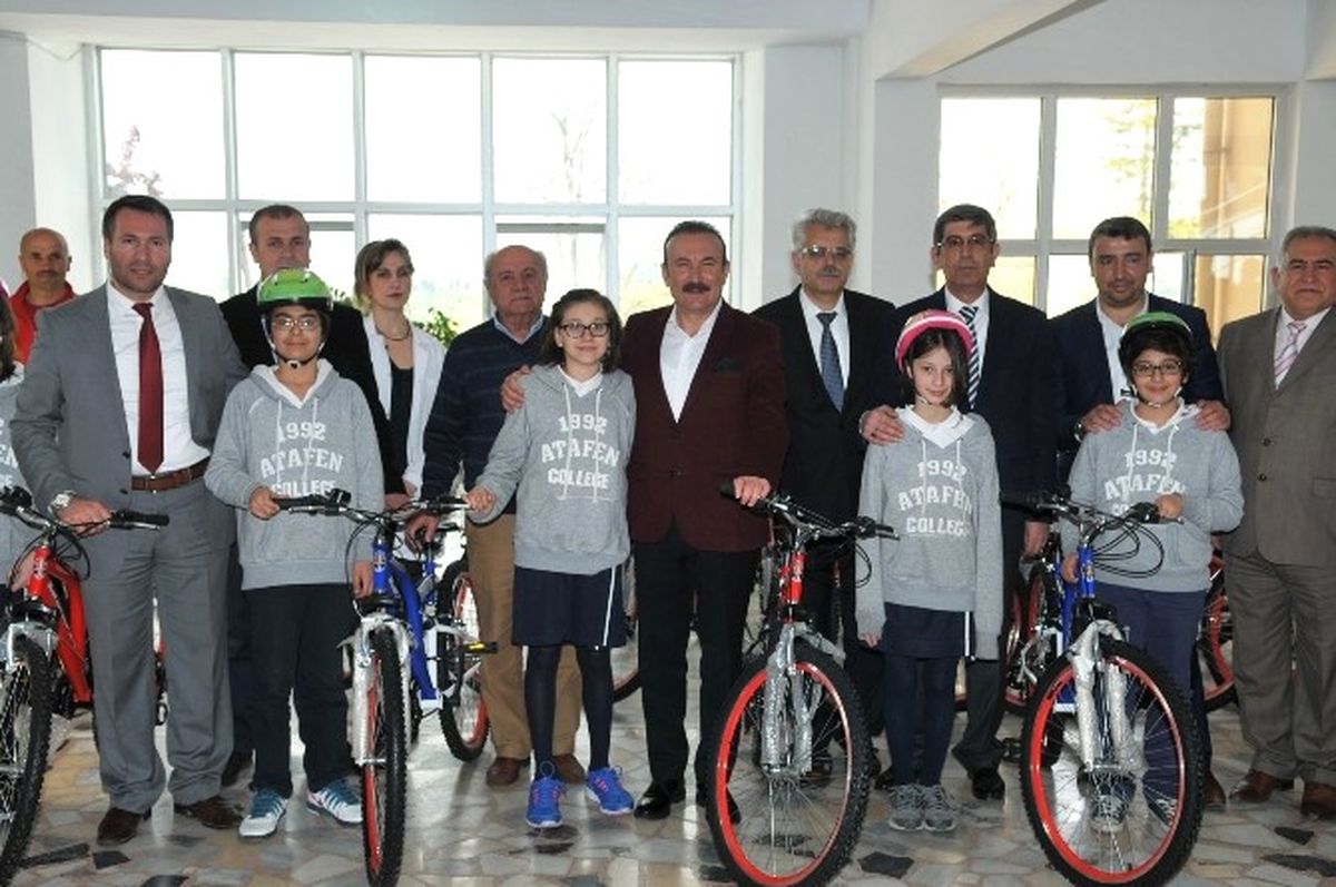 İzmit Belediyesi Özel- Devlet Okulu Ayrımı Yapmıyor