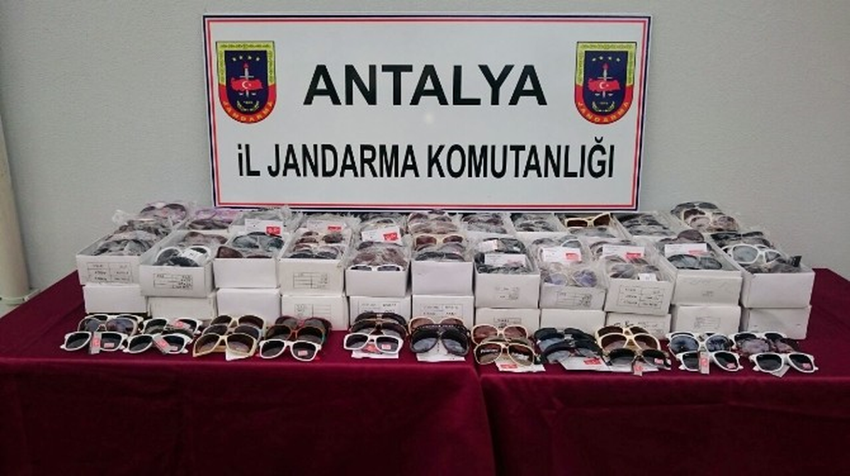 Jandarmadan Kaçak Güneş Gözlüğü Operasyonu