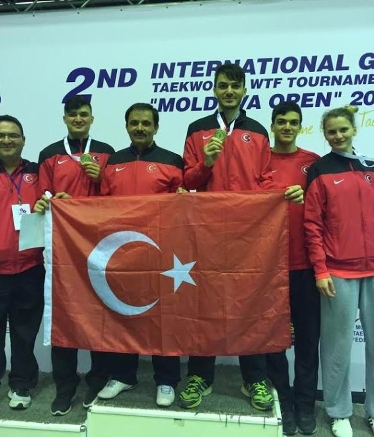 Kardeş Milli Tekvandocular Türkiye\'ye Altın Madalya Kazandırdı