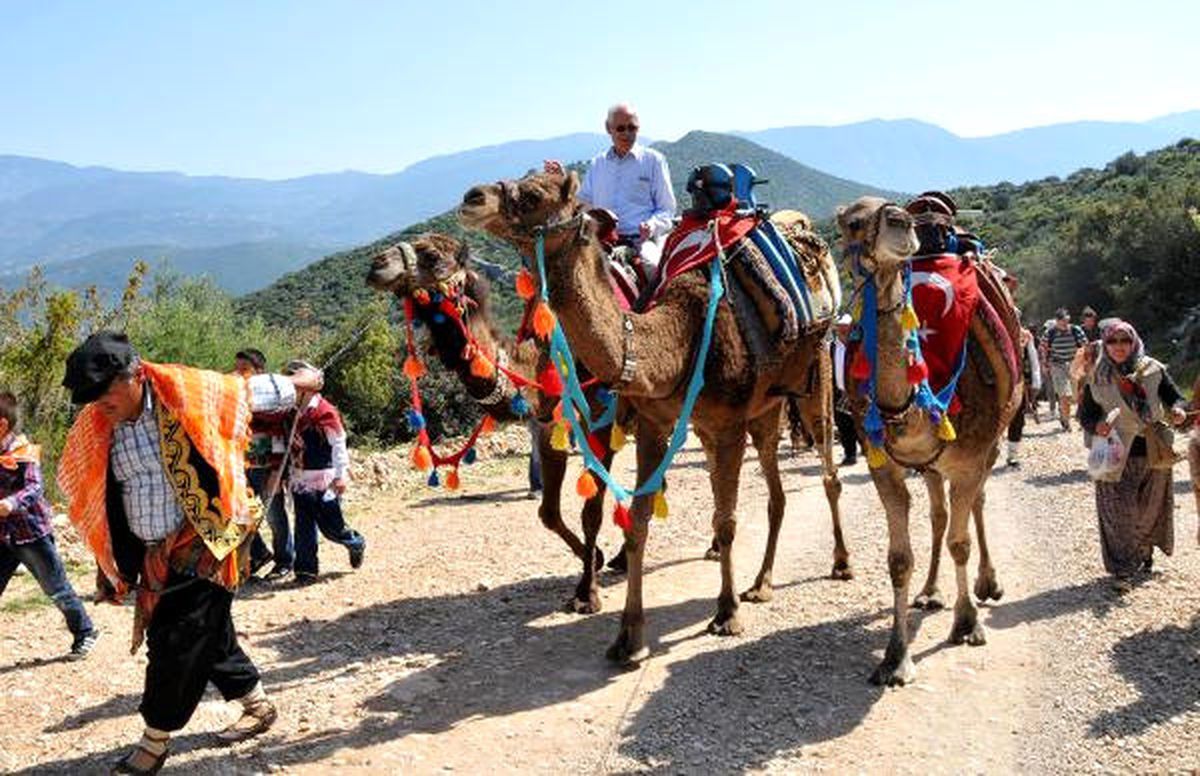 Karnaval Gibi Su Yolu Yürüyüşü