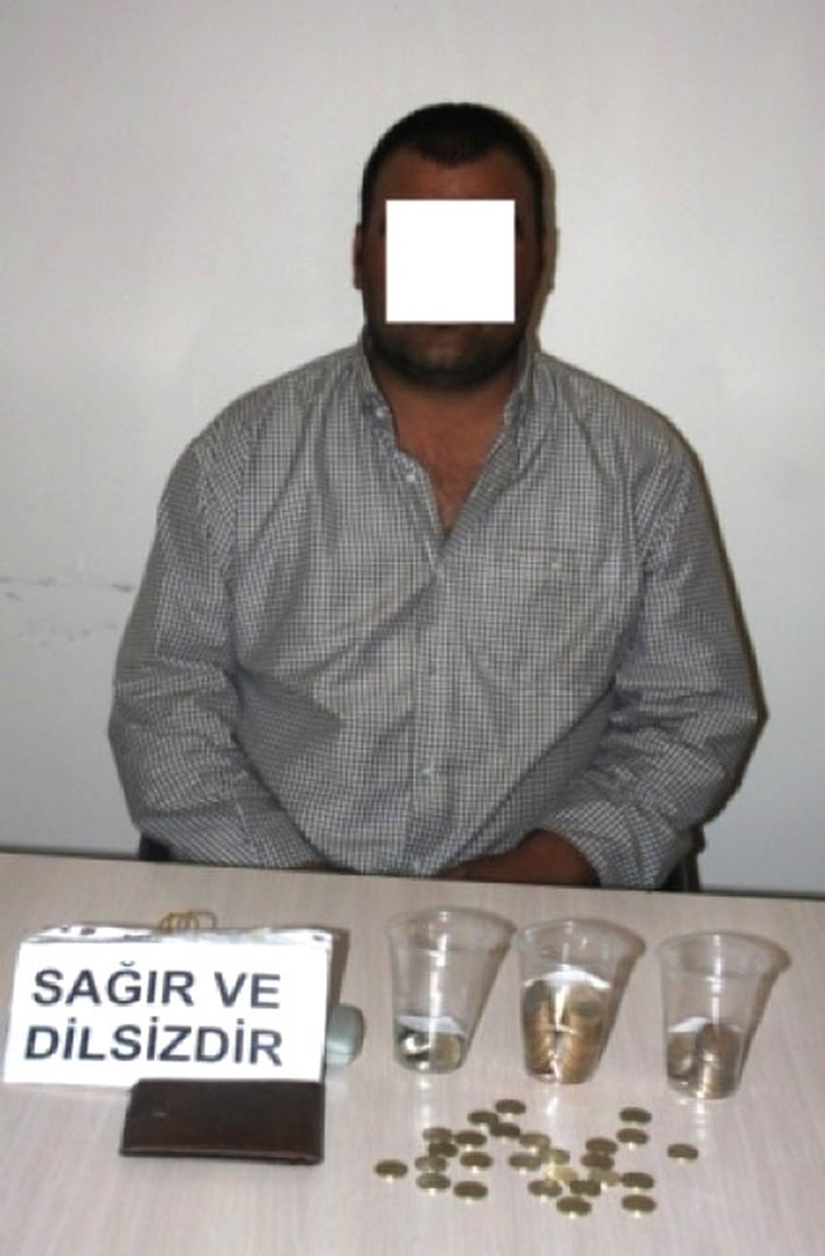 Kendisini Sağır ve Dilsiz Olarak Tanıtıp Para Topladı