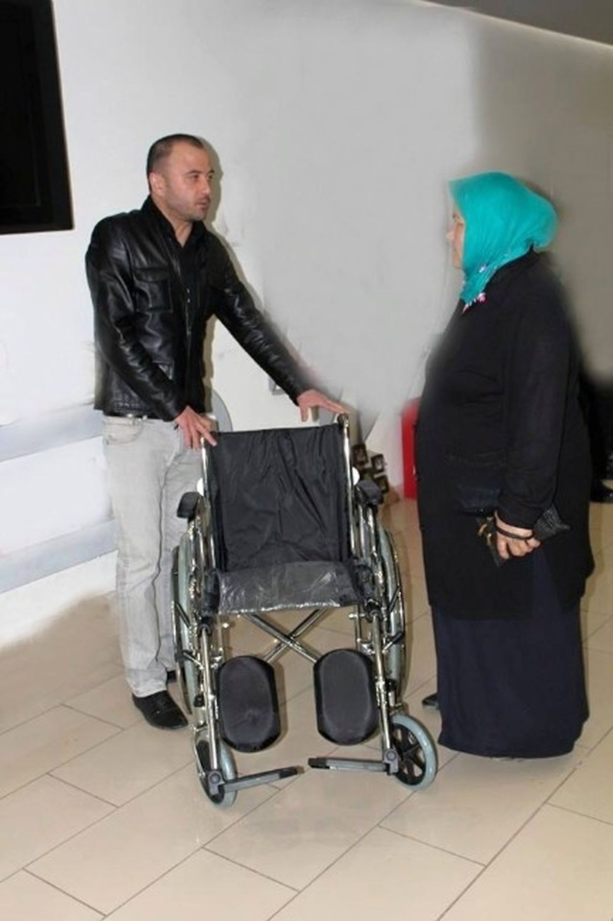 Kızılay\'dan Engelli Vatandaşlara Tekerlekli Sandalye