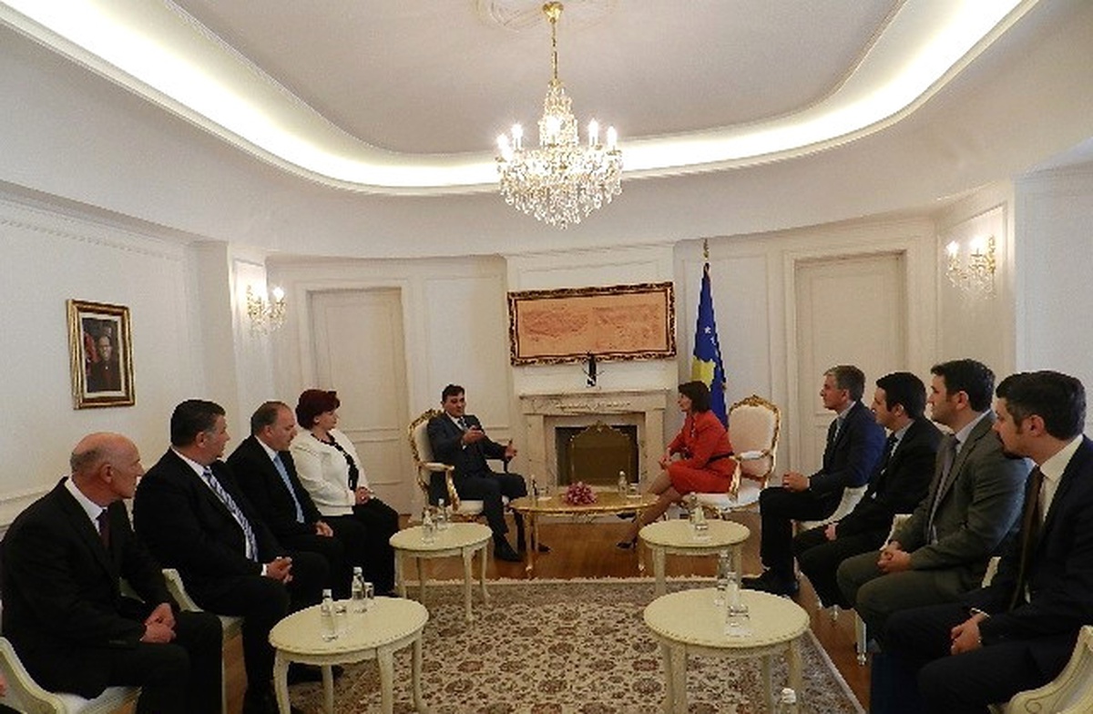 Kosova Cumhurbaşkanı Jahjaga\'dan Kosova Türklerine Destek