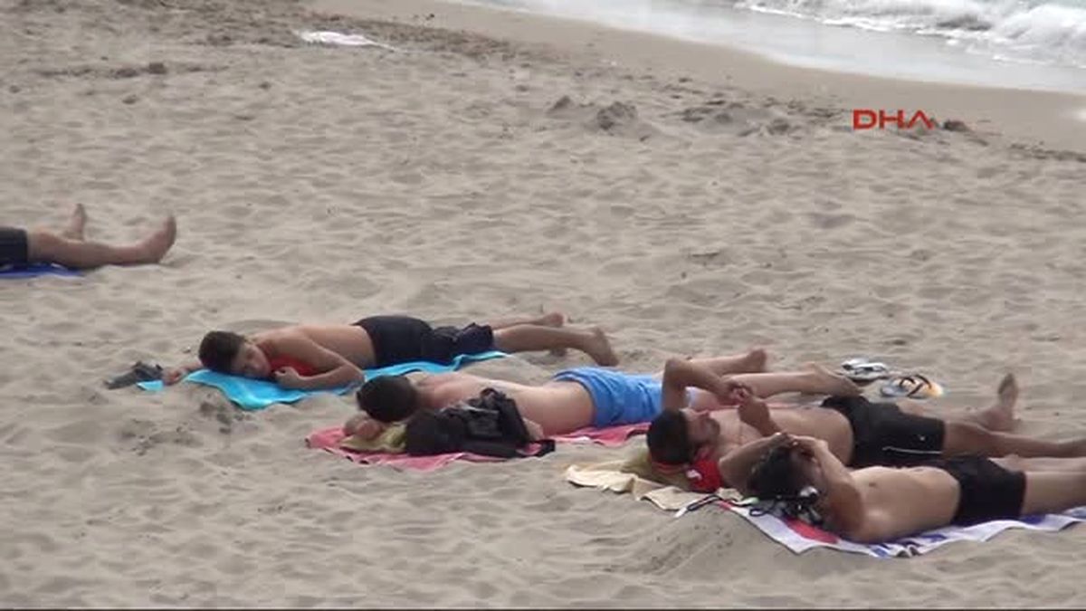 Kuşadası\'nda Plajlar Hareketlendi