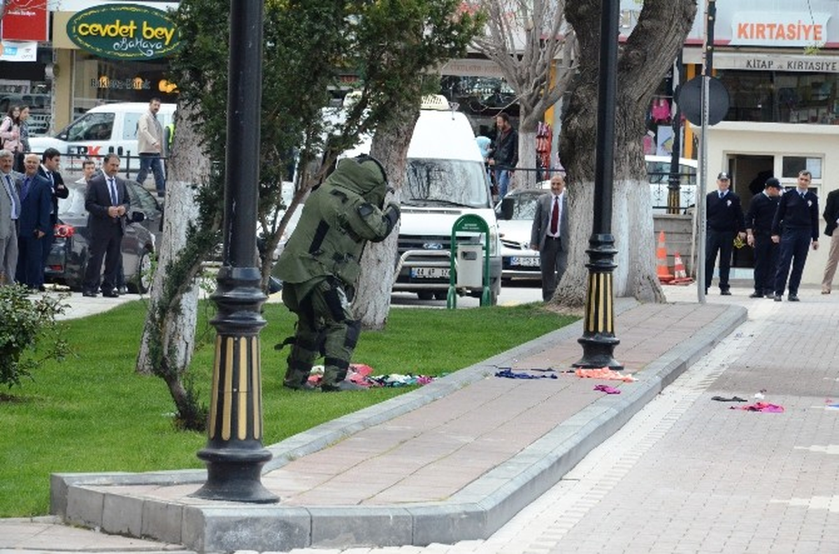 Malatya Valiliği Önünde Şüpheli Paket Paniği