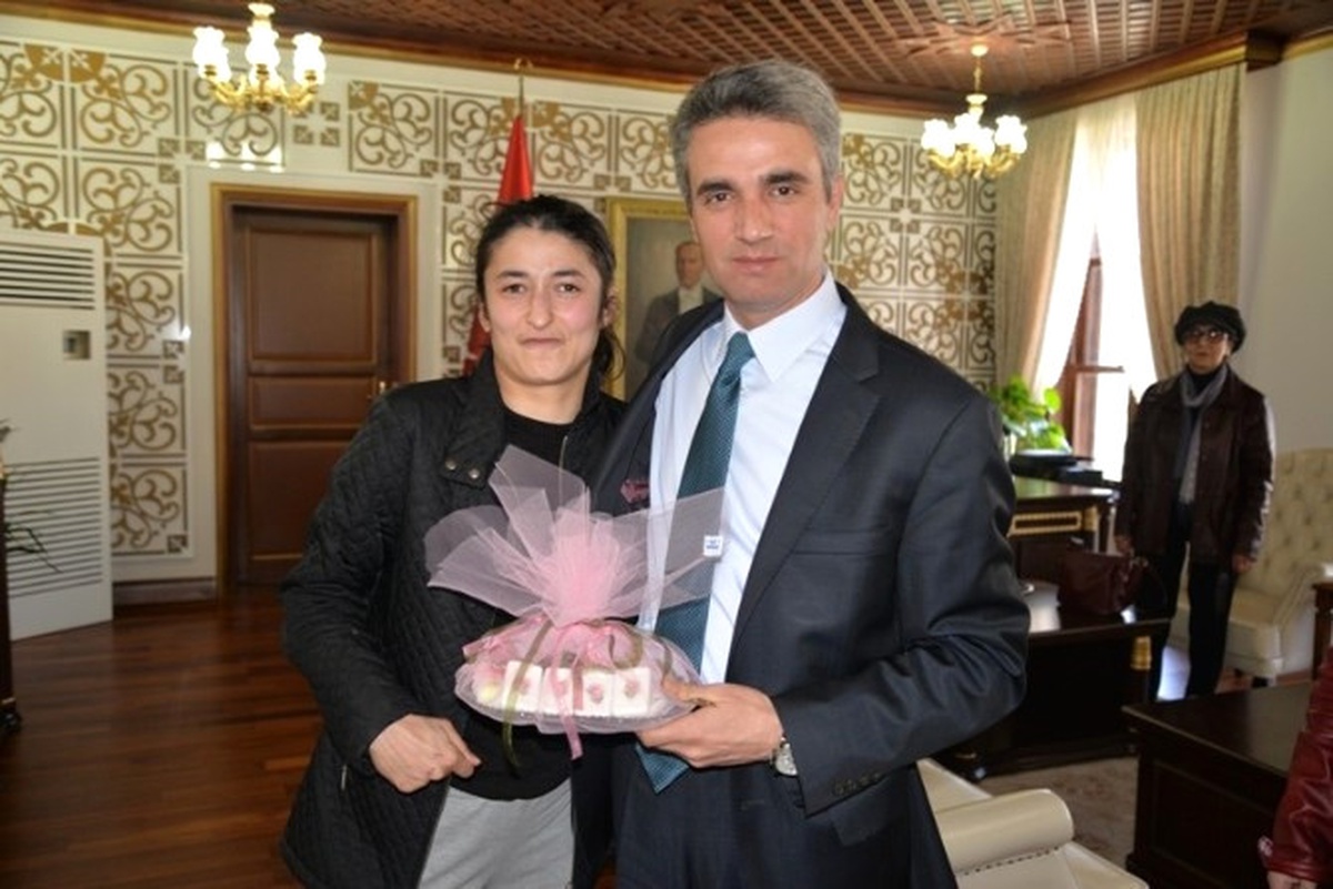 Özel Öğrencilerden, Bolu Valisi Aydın Baruş\'a Ziyaret