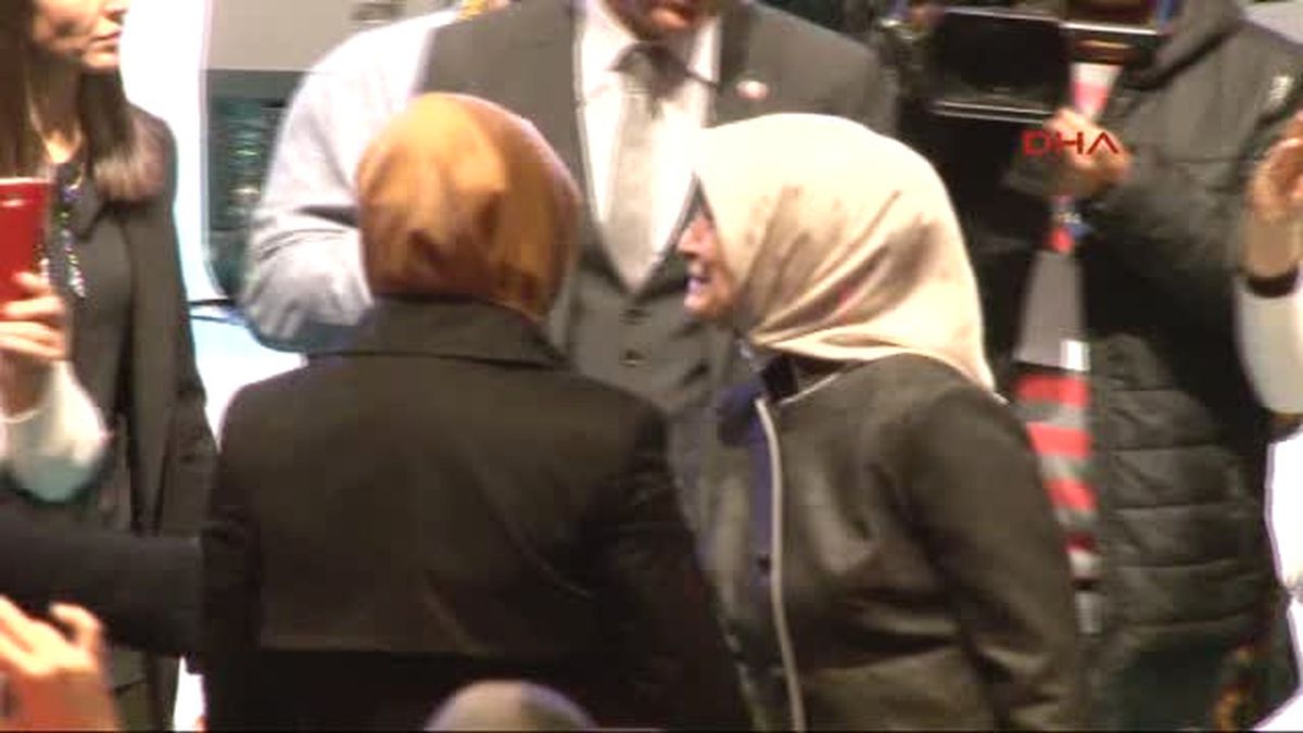 Sare Davutoğlu "Kadınlardan Peygambere Sesleniş" Etkinliğine Katıldı