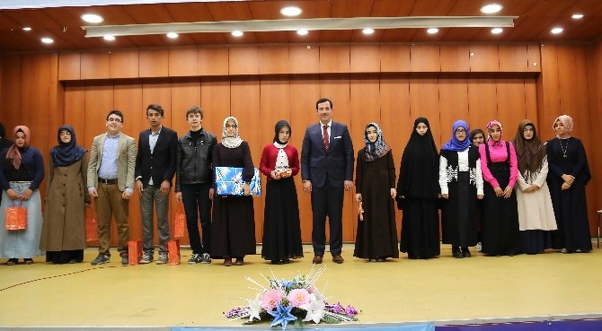 Son Peygamber\'in Hayatı" Kitap Okuma Yarışması Ödül Töreni