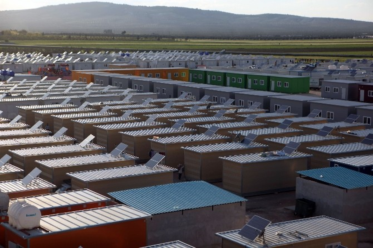 Suriye\'de Kamplar Güneş Enerjisi ile Aydınlanıyor