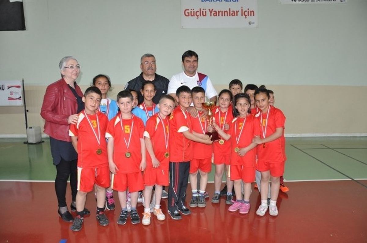 Ürgüp\'te Mendil Kapmaca ve Seksek Turnuvası