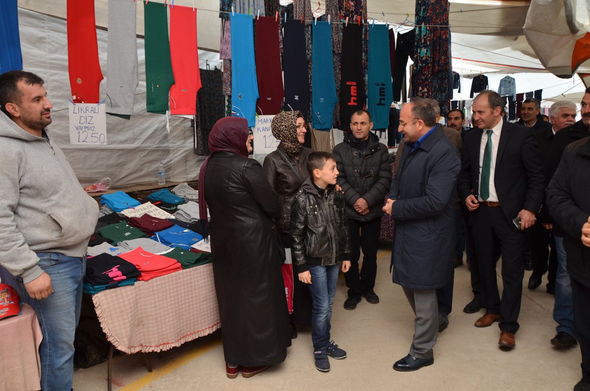 Üzülmez, Ulus Pazarını Gezdi