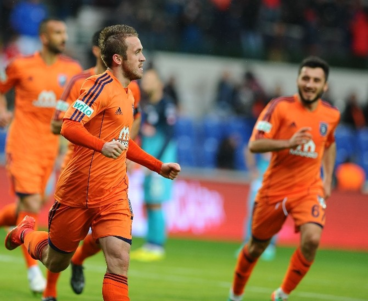 Vısca Başakşehir\'i Sırtlıyor