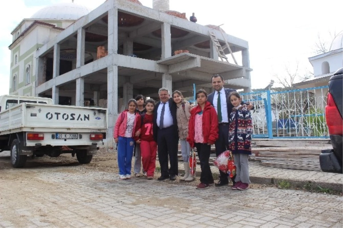 Yenipazar\'daki Camilerde Çocuklar İçin de Alanlar Oluşturuluyor