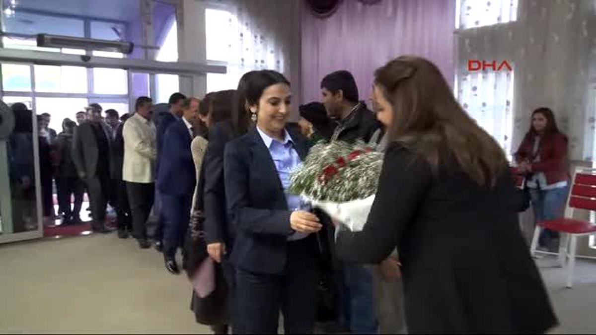 Yüksekova Hdp Eş Başkanı Yüksedağ: Yeni Bir Yaşam Vadetmek İstiyoruz