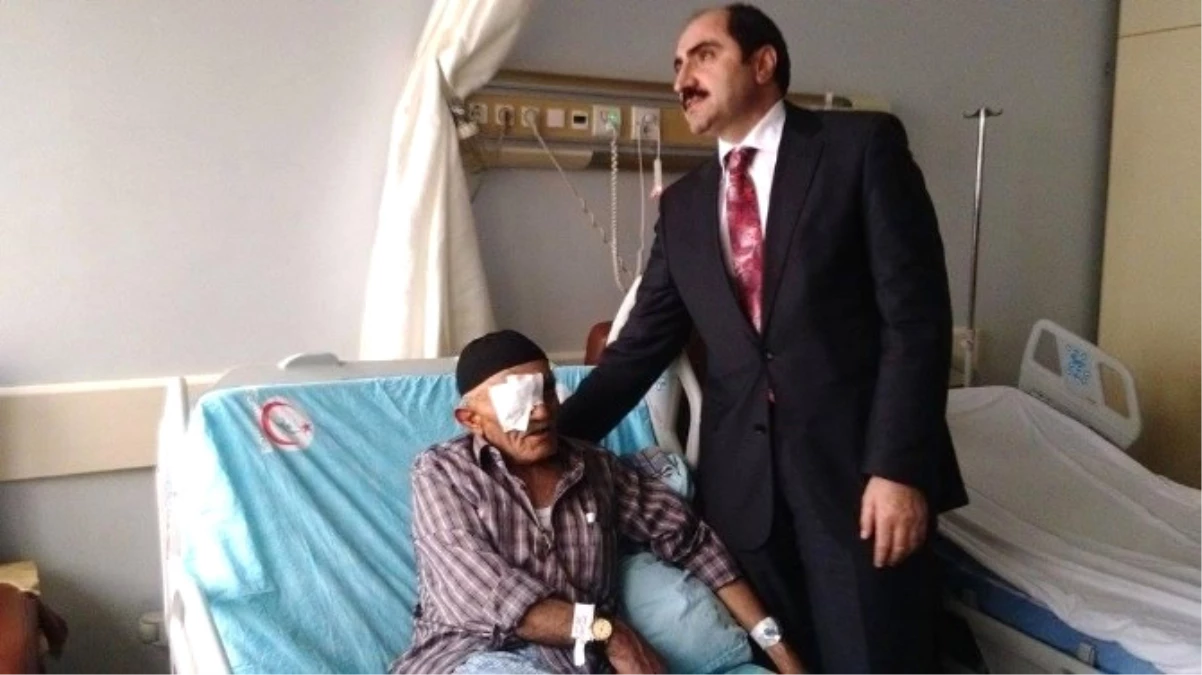 AK Parti Van İl Başkanı Zahir Soğanda\'dan Hasta Ziyareti