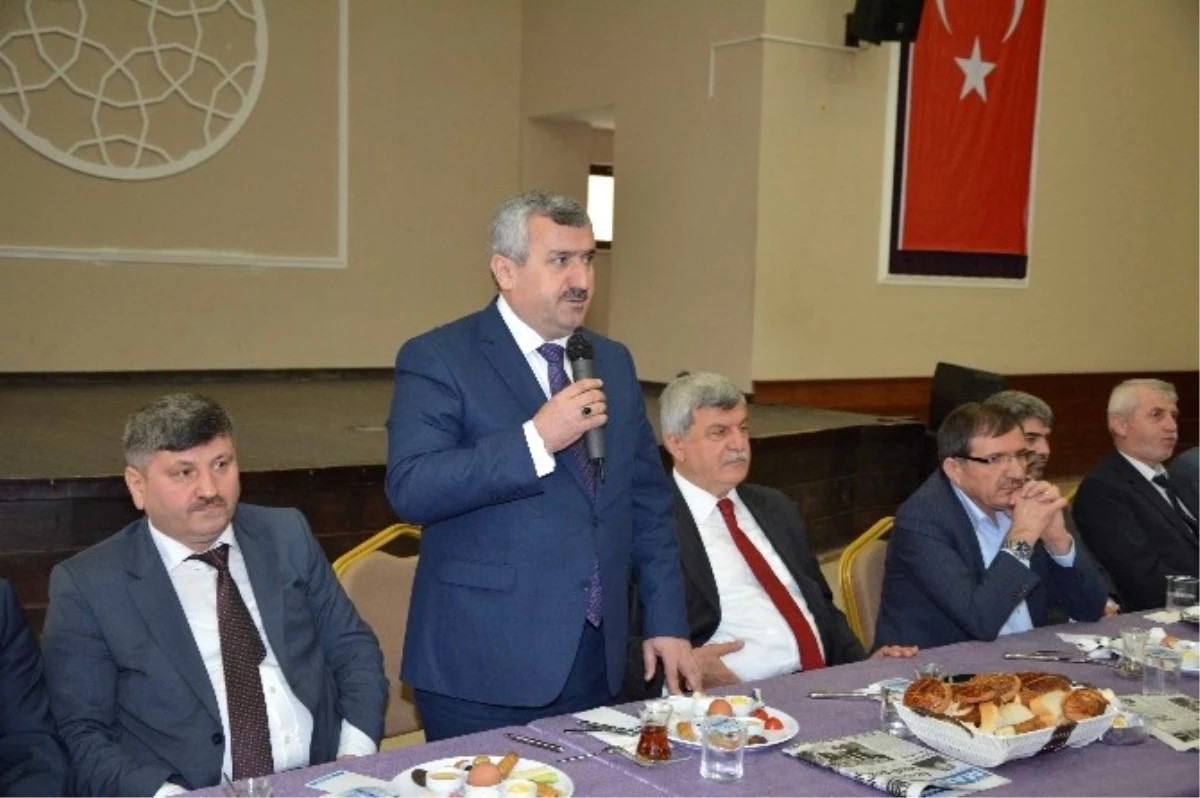 Başkan Baran ve Karaosmanoğlu, Körfezliler ile Buluştu