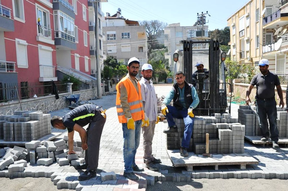 Başkan Gençer Yol Çalışmalarını Denetliyor