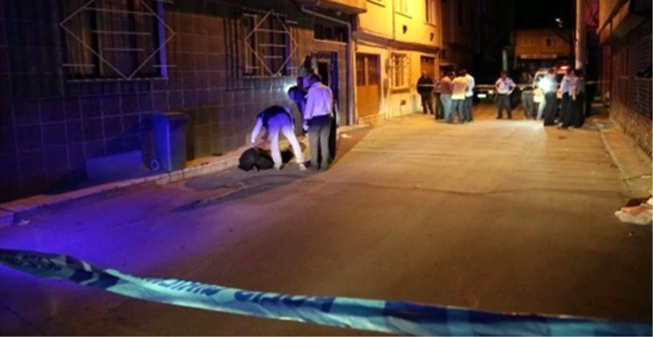Bursa\'da Genç Kadına Sokak Ortasında İnfaz