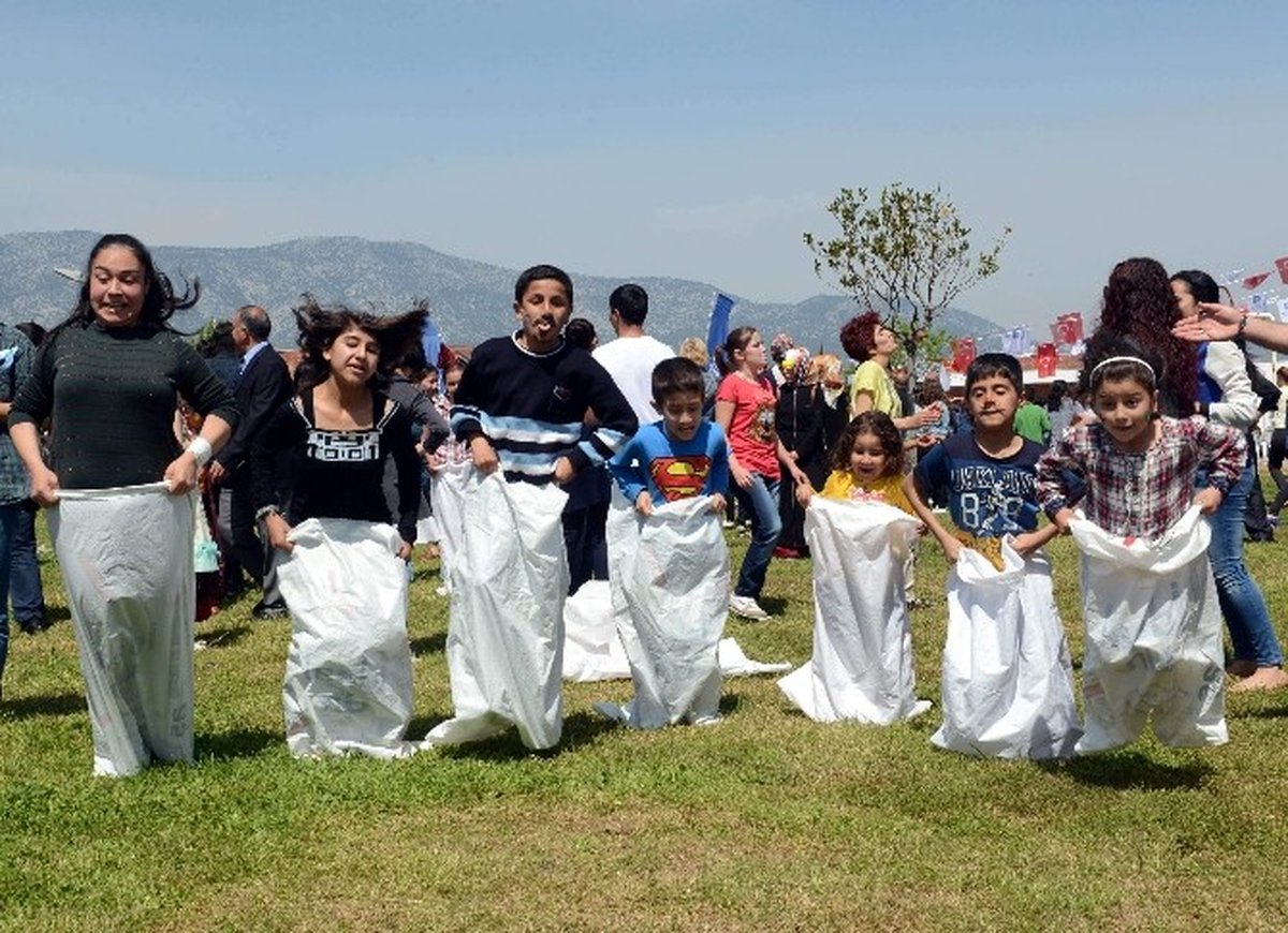 Büyükşehir, Engelli Bireyleri "Çocukça Bir Gün" de Buluşturdu